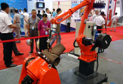 山東礦機(jī)智能機(jī)器人閃耀中日韓產(chǎn)業(yè)博覽會(huì)，引領(lǐng)礦山機(jī)械銷(xiāo)售新紀(jì)元